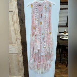 Floral Lace Trim Sleeveless Top